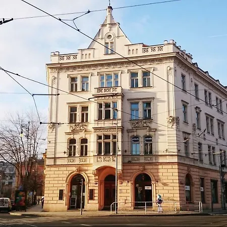 Vysehrad Bright Apt דירה *