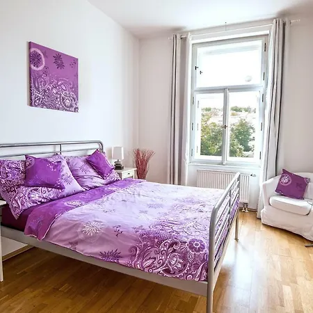 דירה Vysehrad Bright Apt פראג